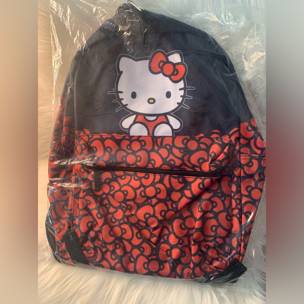 Hello kitty backpack - Picture 3 of 4